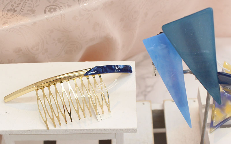 ラインコームもトレンドブルーに! ラインコームもトレンドブルーに!