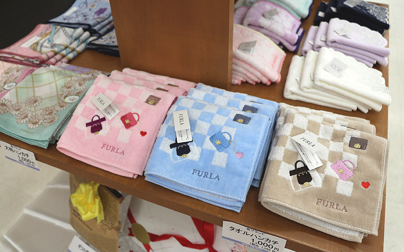 500円 のハンカチ多数入荷中 テーオー最新情報 Heart To Heart テーオーデパート 500円 のハンカチ多数入荷中 テーオー最新情報 Heart To Heart テーオーデパート
